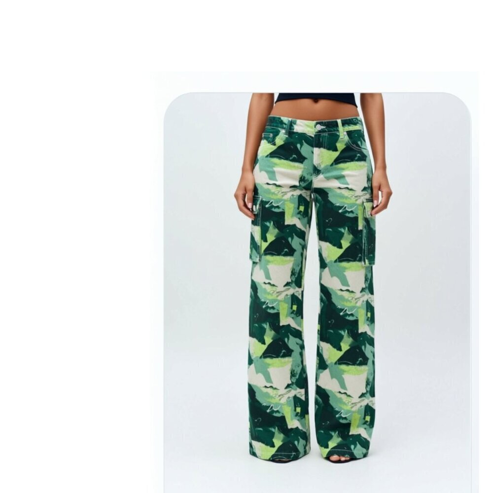 Forever 21 cargo green print jean Size XS NWOT